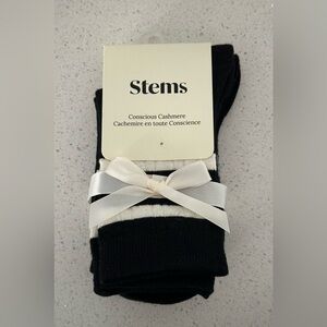 ✨NWT✨Stems: Women’s 2 Pack Conscious Cashmere Socks